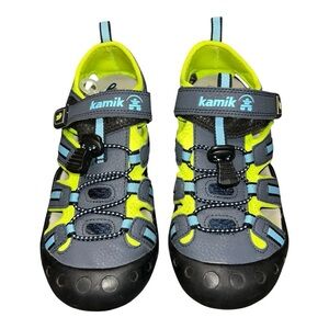 Kamik Kids' Gray and Green Outdoor Sandals size CLOSED-TOE SANDALS
CRAB size 3